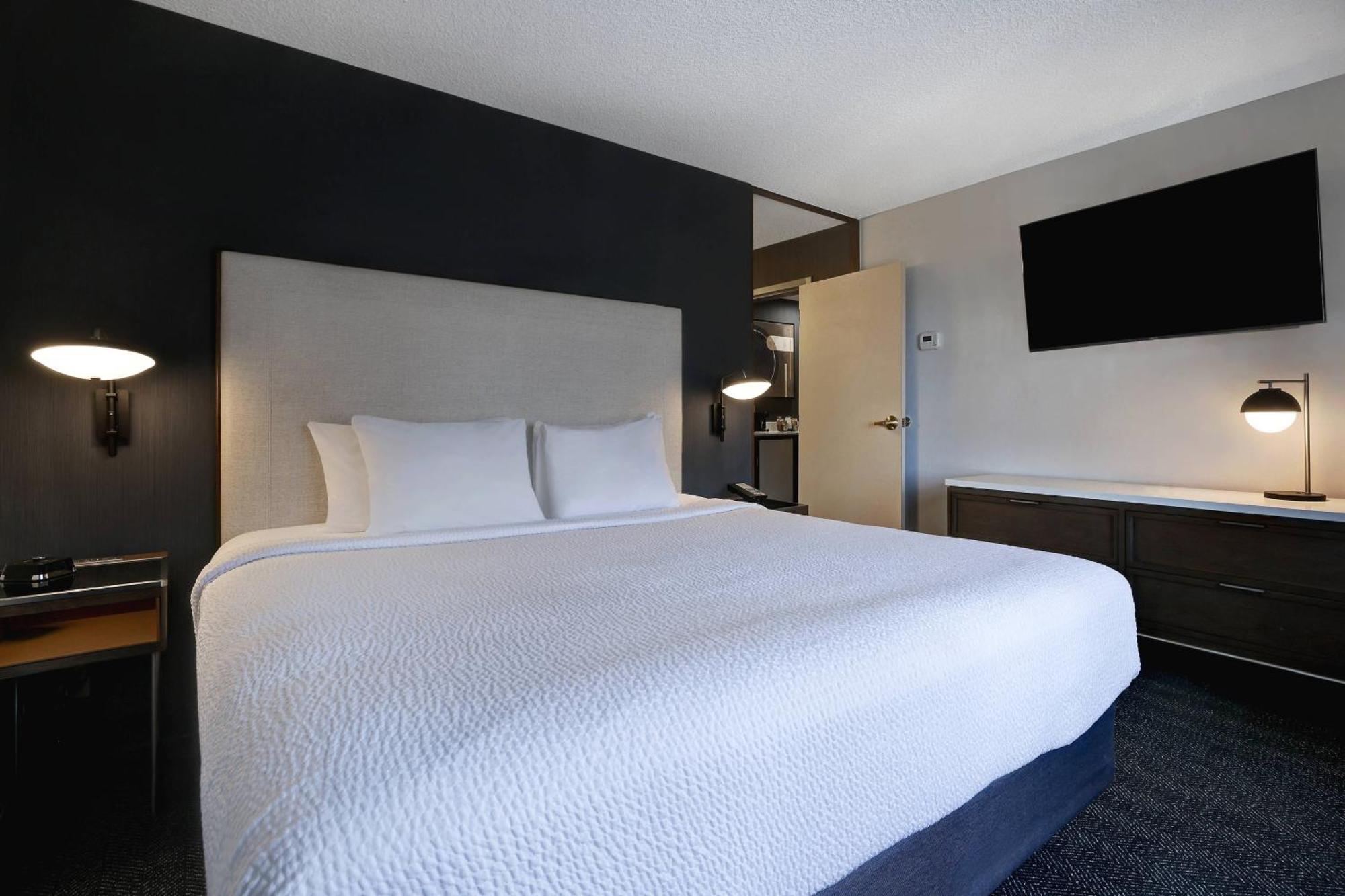 Courtyard By Marriott Portland Southeast/Clackamas Exterior photo