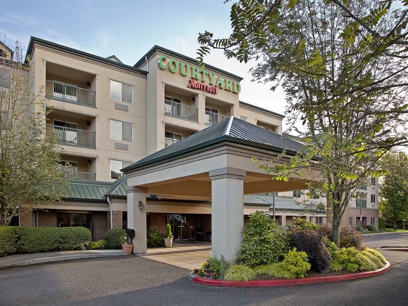 Courtyard By Marriott Portland Southeast/Clackamas Exterior photo